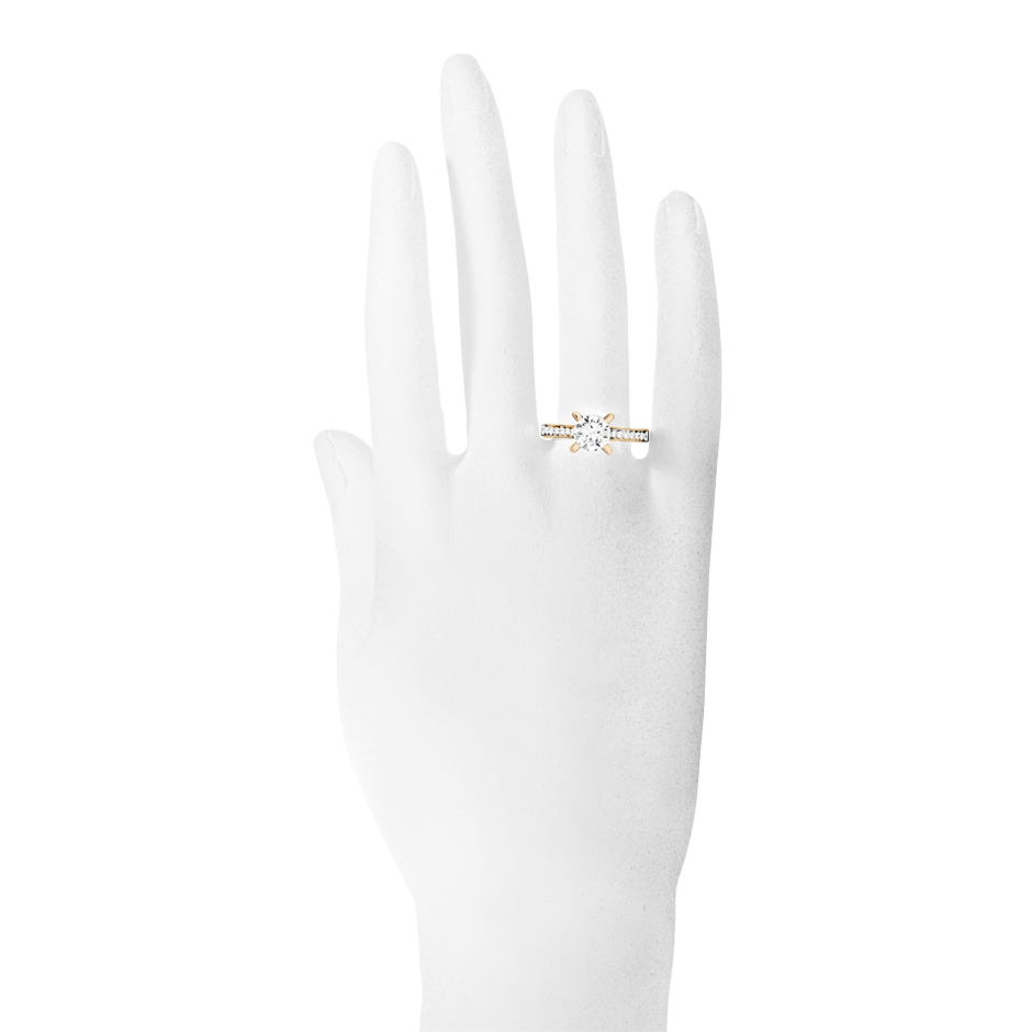 Brillantring Gstaad in Roségold - an Hand