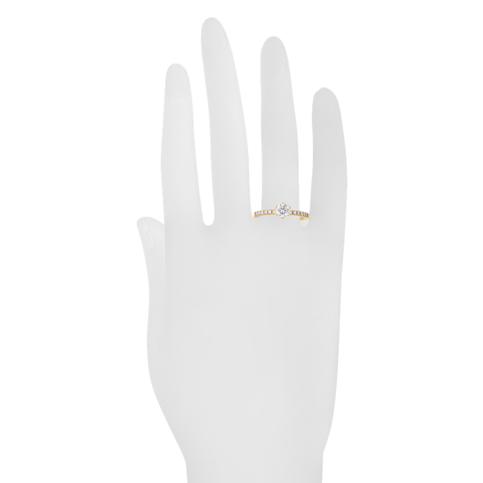 Diamantring Salzburg in Roségold - an Hand