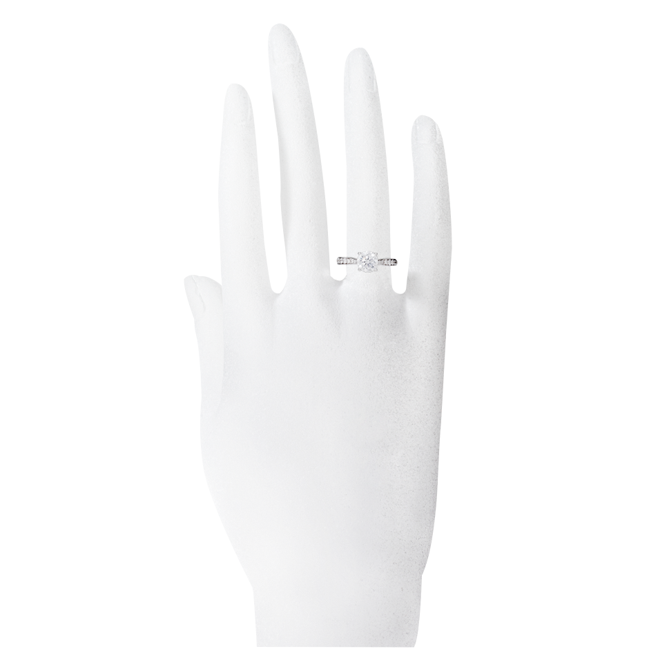 Verlobungsring Portofino in Platin - an Hand