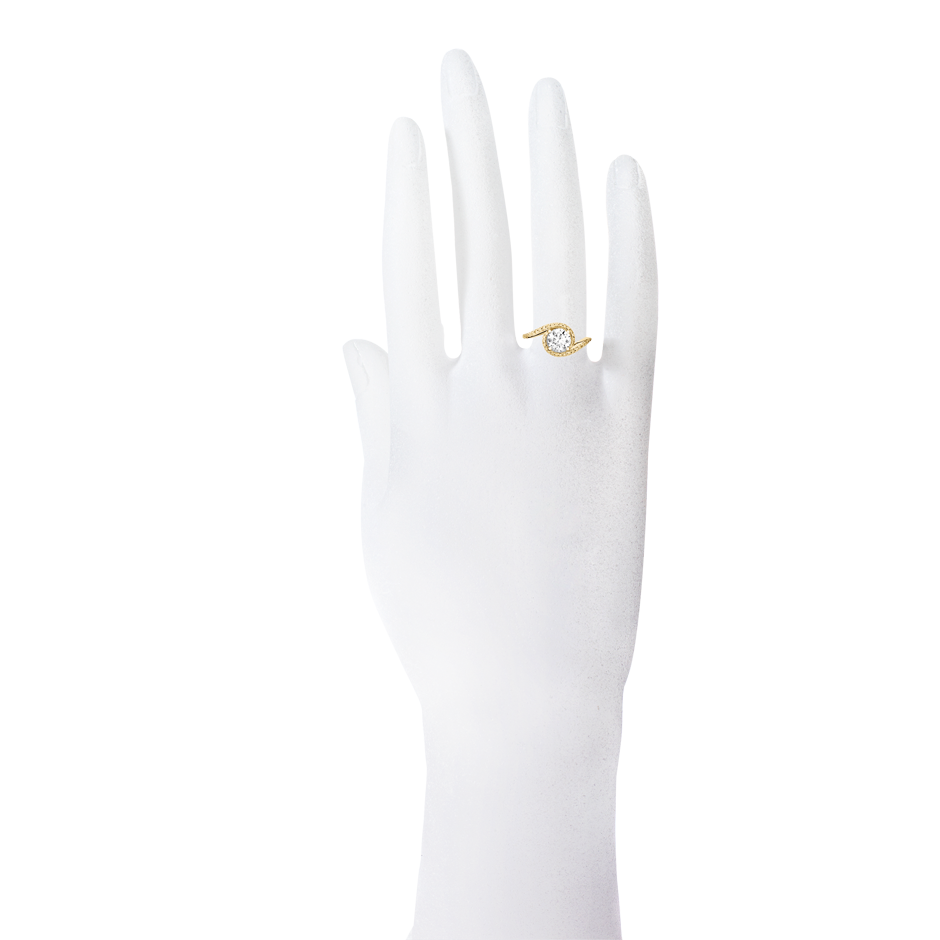 Verlobungsring St. Petersburg in Gelbgold - an Hand